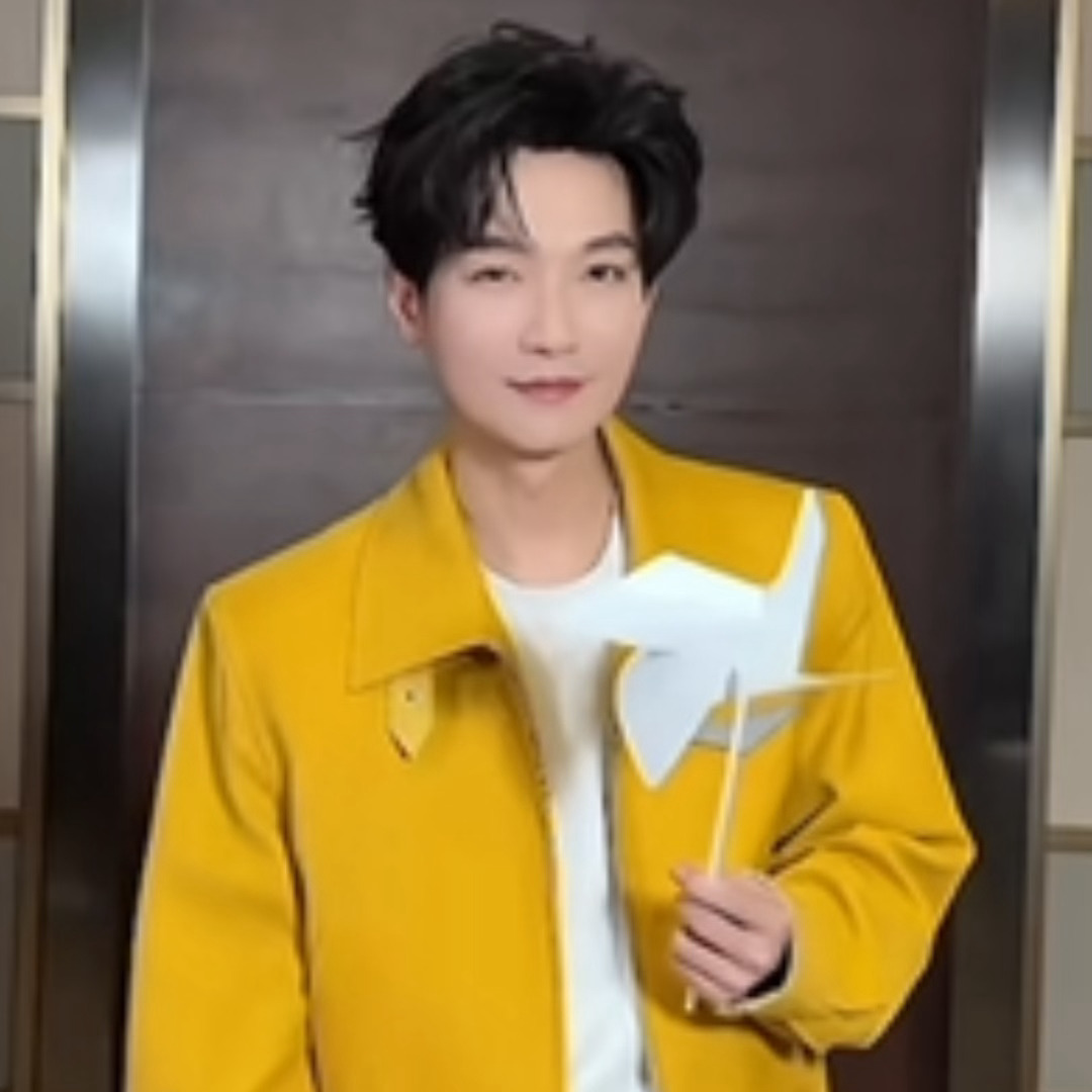 戳一下宝宝腮帮子 这个陈楚生根本没想让妈粉活着走出这个视频… 