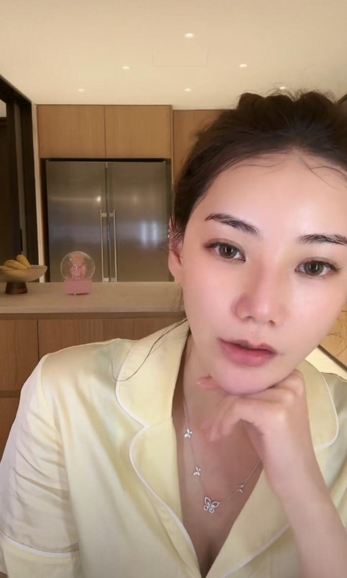 小菲还是那个小菲，就是遇人不淑！

快十一点汪小菲应酬完回家，一进门就关心独自直