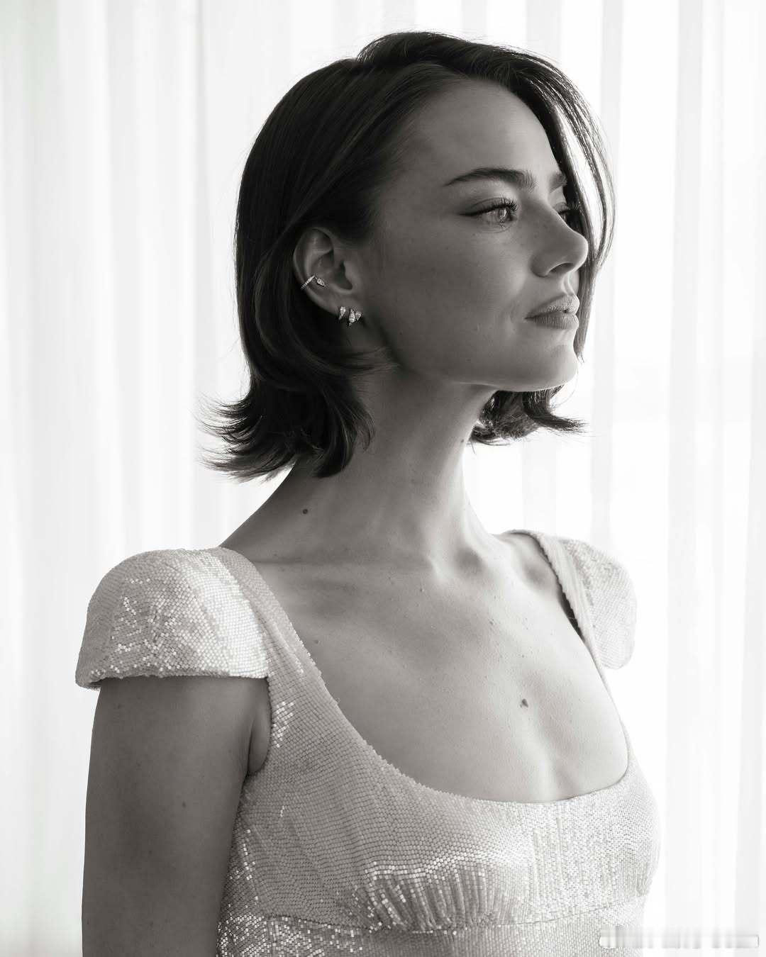 Emma stone艾玛斯通昨天出席奥斯卡颁奖礼为Louis Vuitton拍摄