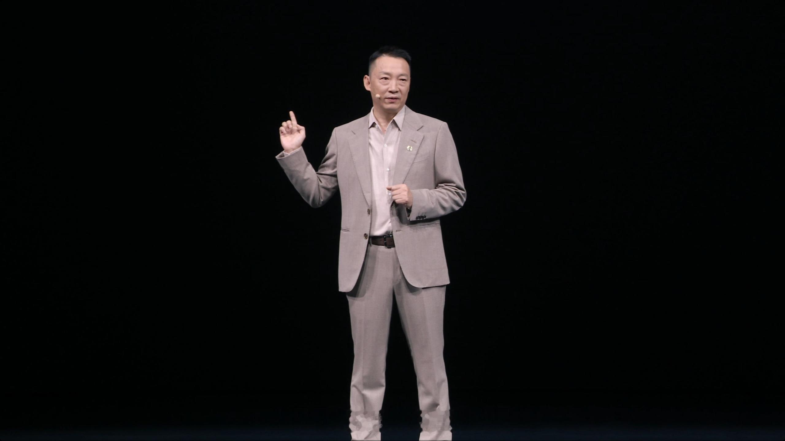 从6个月冲刺机器人马拉松，挑战10m/s配速，到“从手机里长出机器人”荣耀Rob