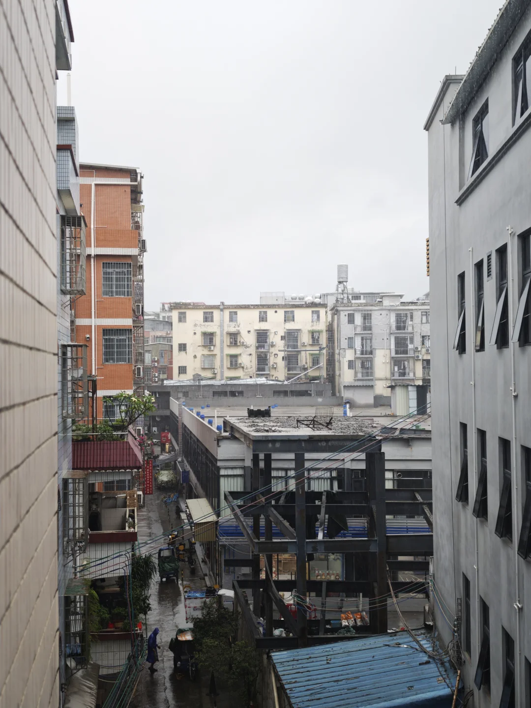 广州，这么大的雨，你们都困在那里了？