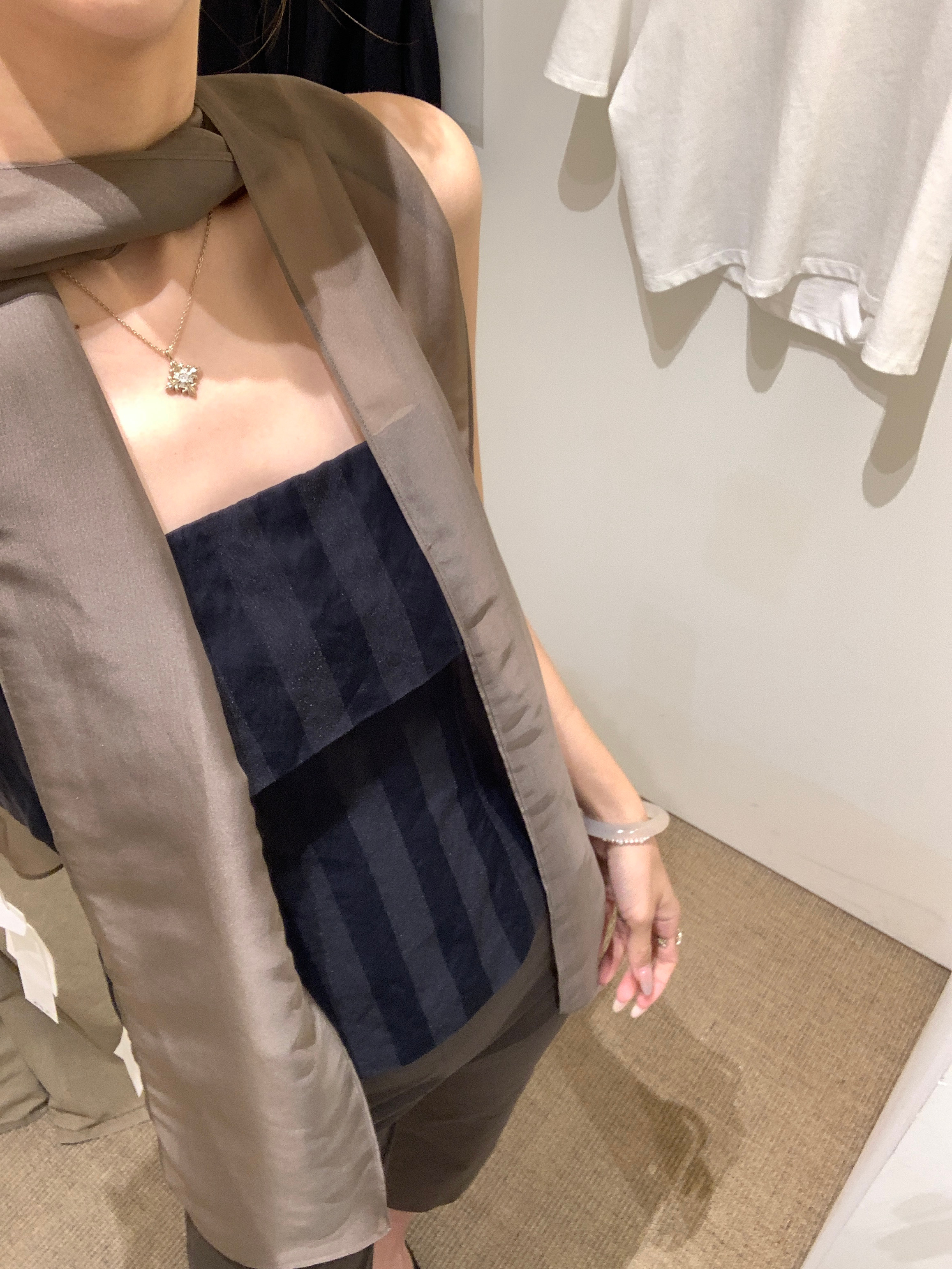 逛了2个小时街 被这条看起来很贵的项链美到了 