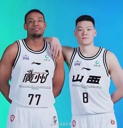 根据媒体人半神半卡特的报道，祝铭震与南京同曦队续约。昨天的张宁、今天的威廉，北大