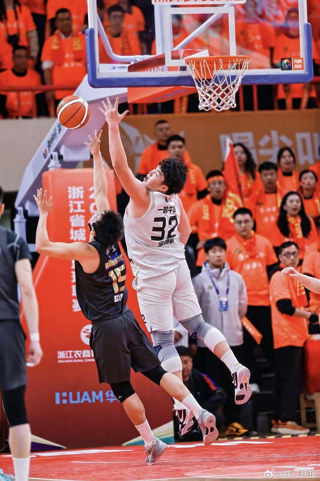 #丽水队战胜温州队挺进浙BA总决赛#【四节鏖战+加时死磕，丽水2-1掀翻温州挺进