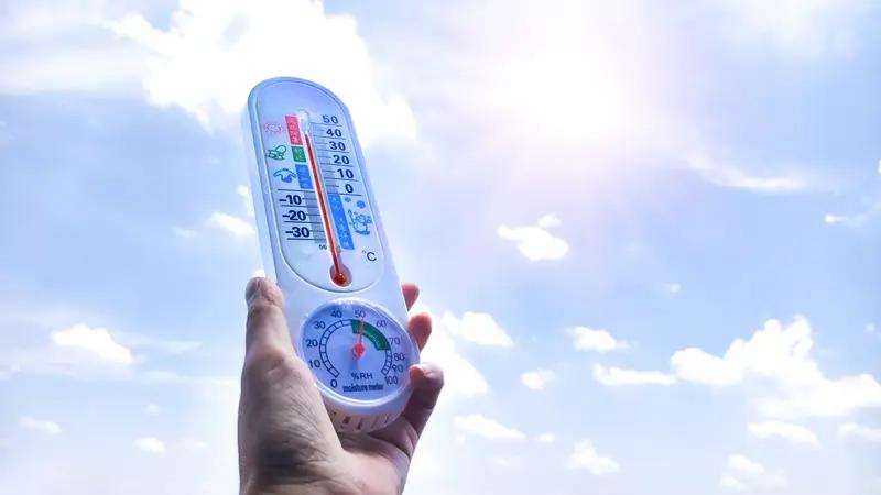 什么事都是刚一出来新鲜，玩的人多。时间久了，人们玩多了，玩久了就换了花样。另外今