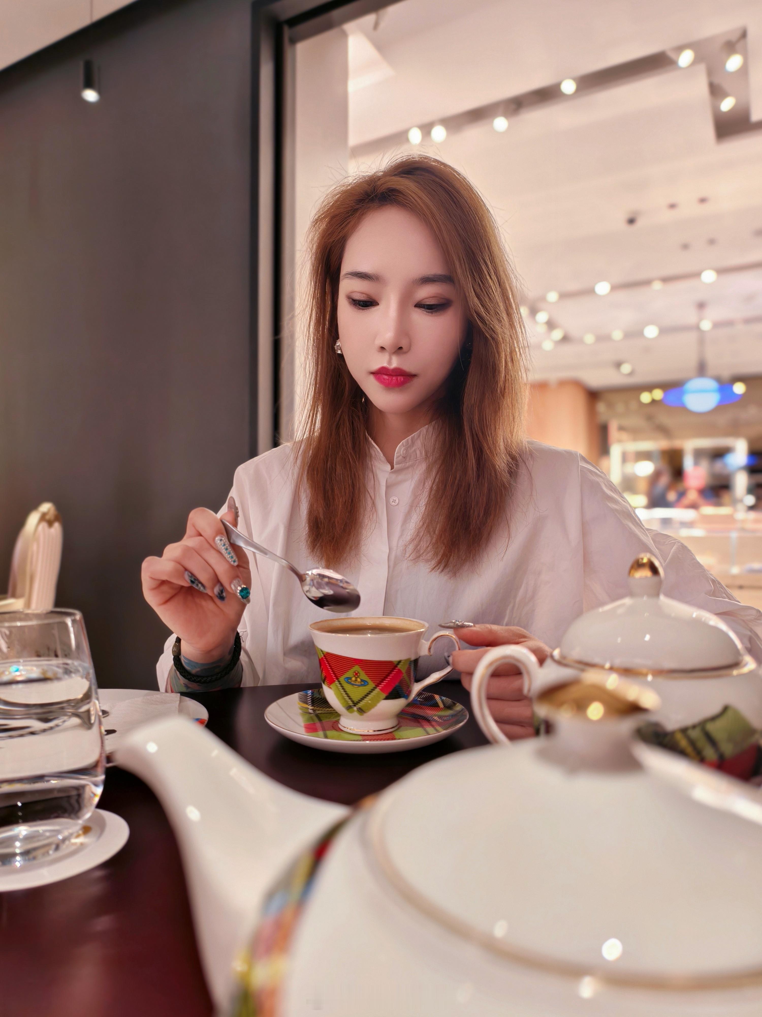 旅行就是跟几个朋友一拍即合，说走就走，走哪拍哪每一个地方都是风景，每一段旅程都是