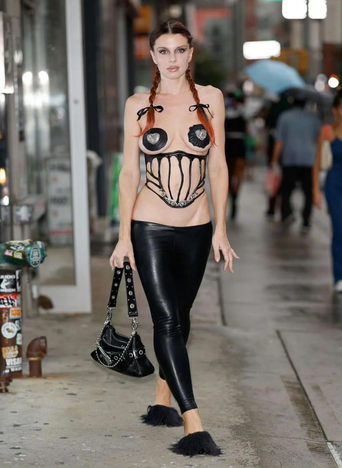 #娱评大赏#坎耶Kanye前女友朱莉娅·福克斯 Julia Fox 三套造型街拍