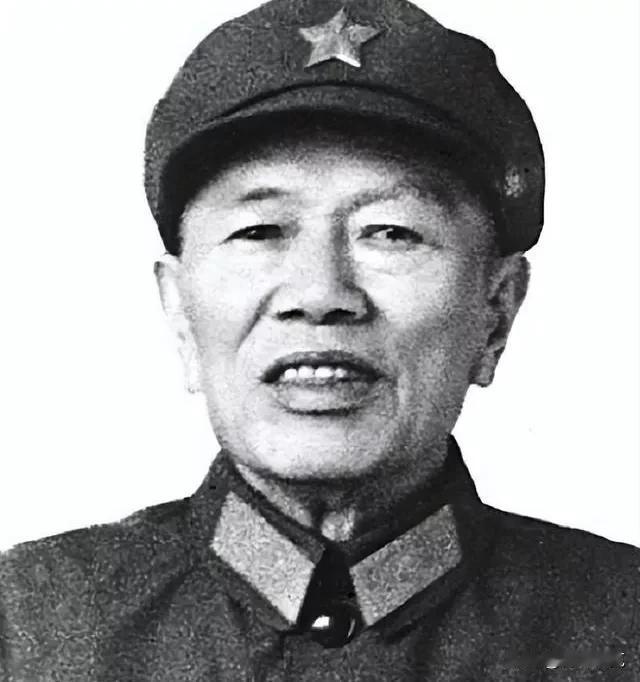 抗美援朝战争：1950年邓华指挥海南岛战役，随后美军威胁我国东北边境，中央决定抗