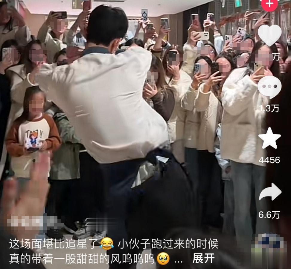 【海底捞员工跳“科目三”被吐槽，这是什么舞蹈？为何火到海外？｜第2眼】近日，有网