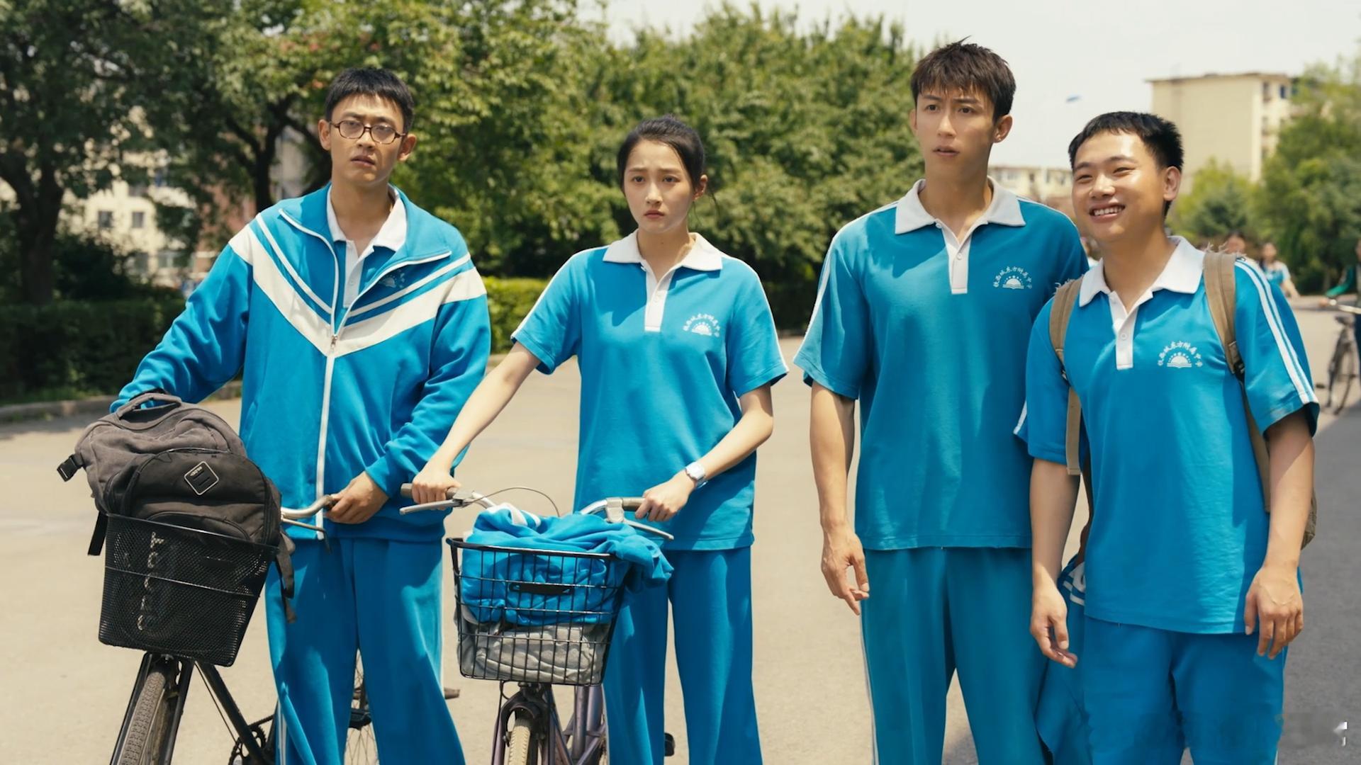 黄景瑜关晓彤王天辰男高女高和Steve电视剧岁月有情时 救命啊！这三人同框简直是