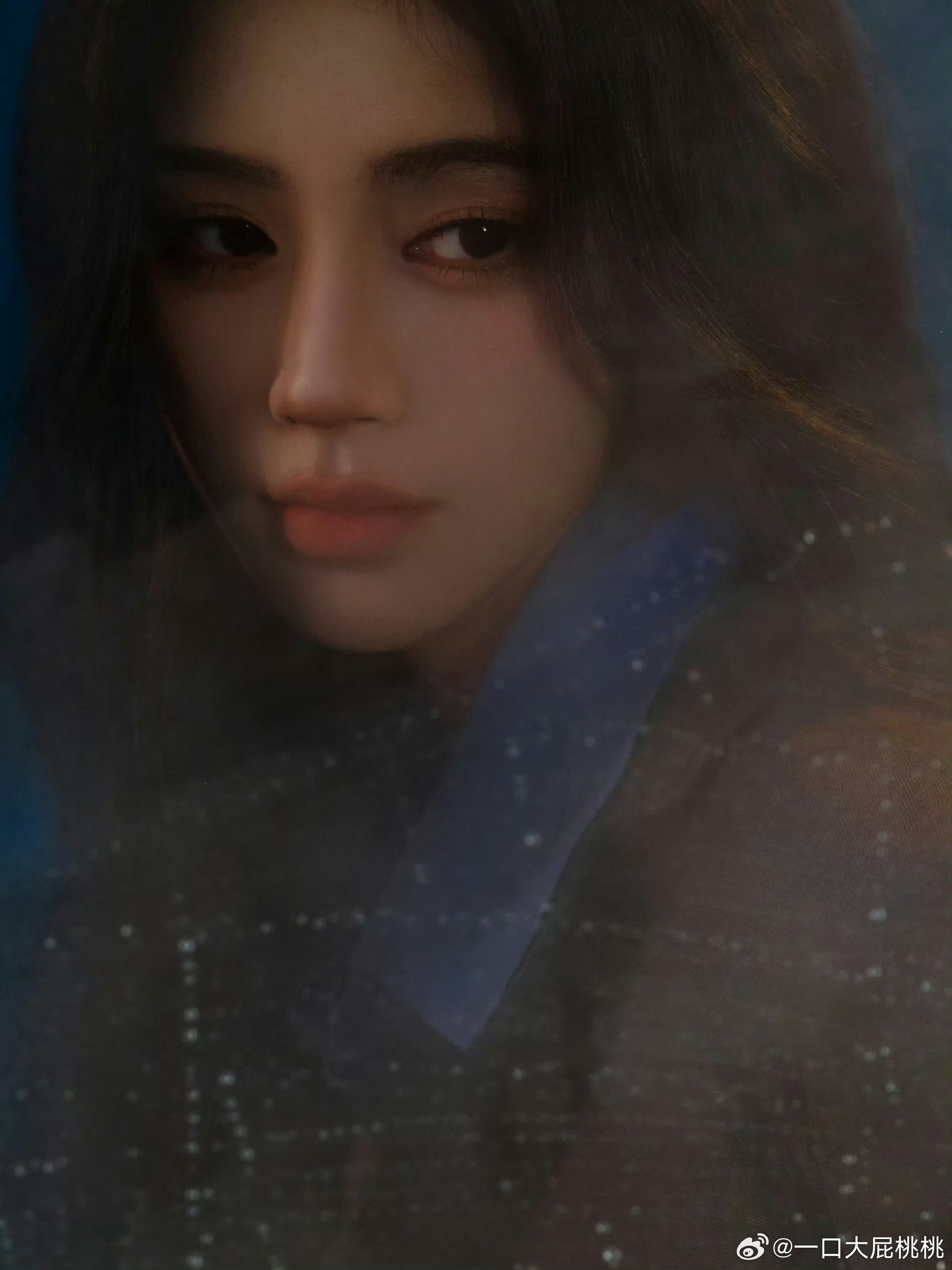 鞠婧祎巅峰之夜红毯造型，千鸟格短裙搭配斐登珠宝，今晚又有值得期待舞台！QQ音乐巅