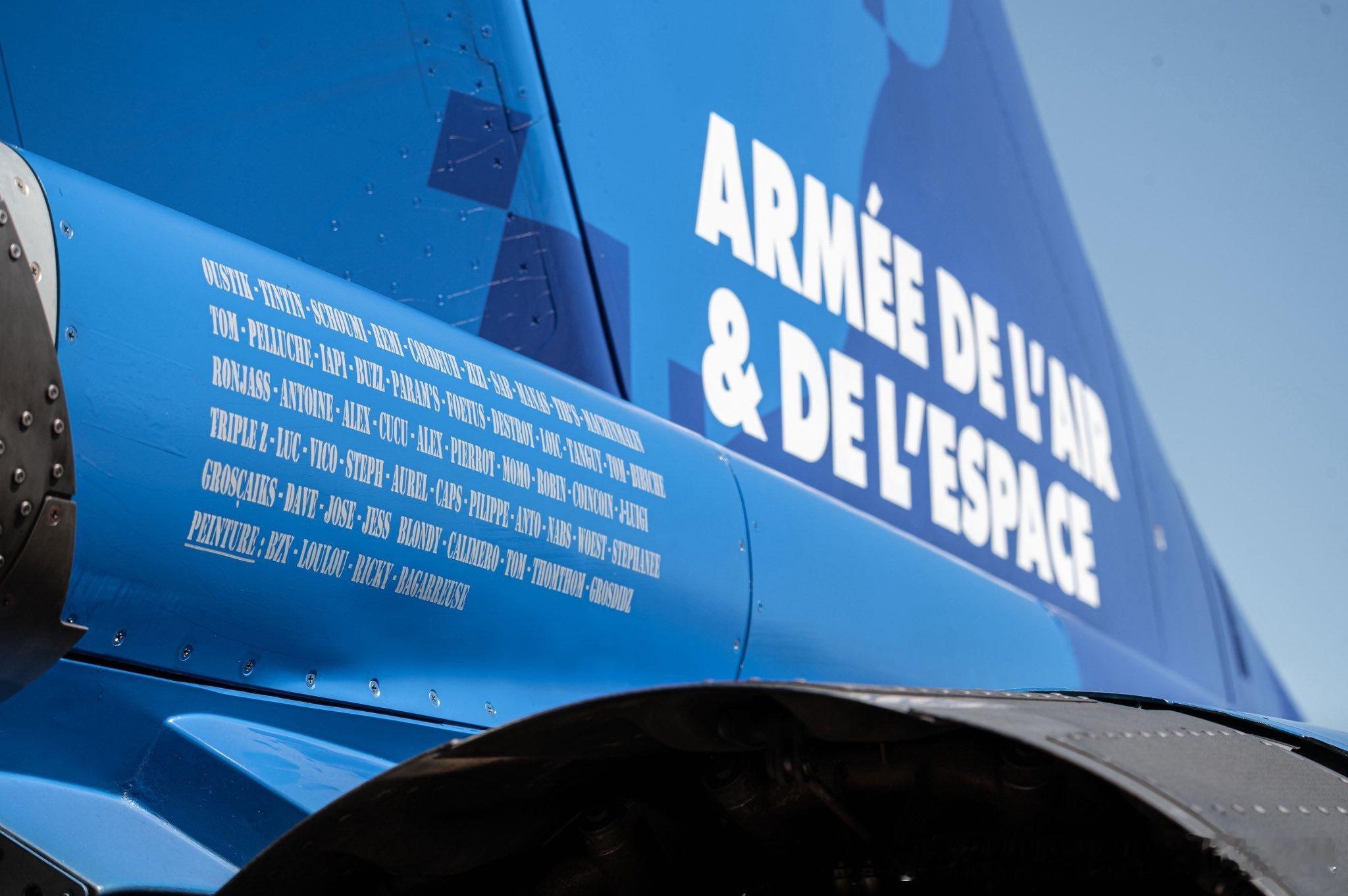 烽火问鼎计划 法国阵风飞行表演队揭幕2026年表演季新涂装。阵风表演队的涂装通常