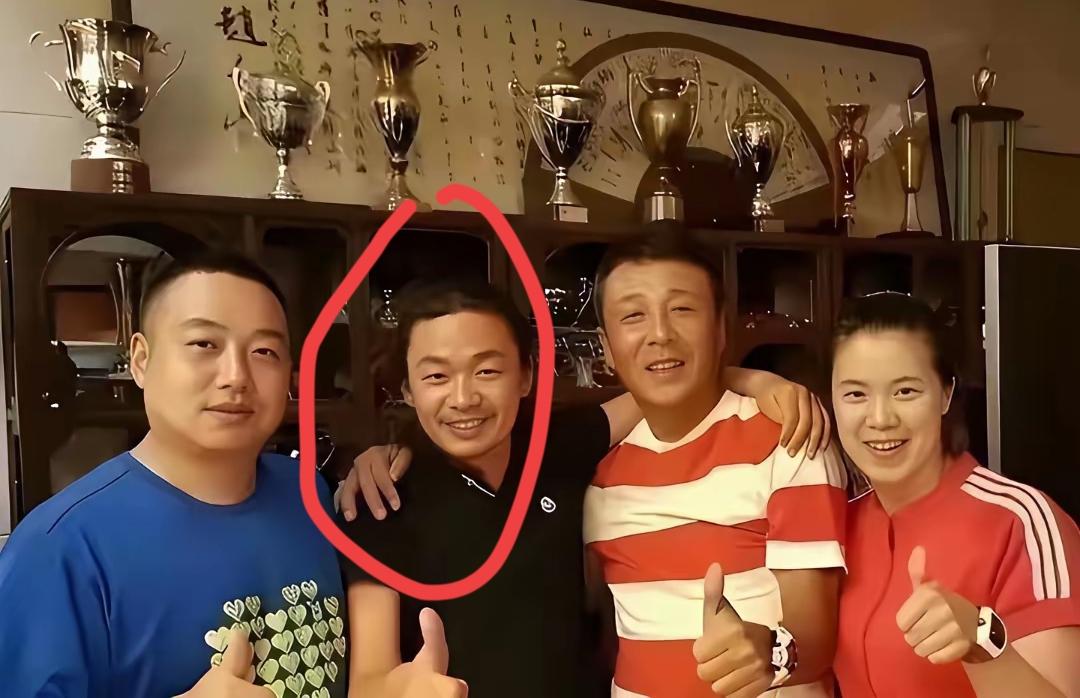 万万没有想到，
王宝强竟然和刘国梁，王楠，王楠老公郭威都是好朋友，看样子王宝强也