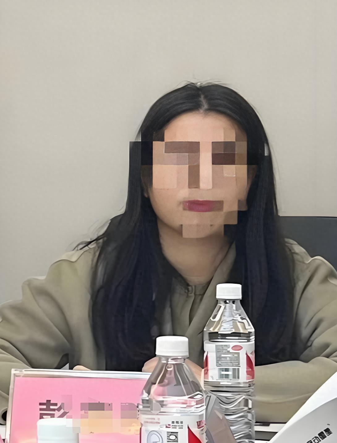 央媒点名不到24小时，彭女士再迎三大噩耗，停职只是一个开始

一个车位引发的蝴蝶