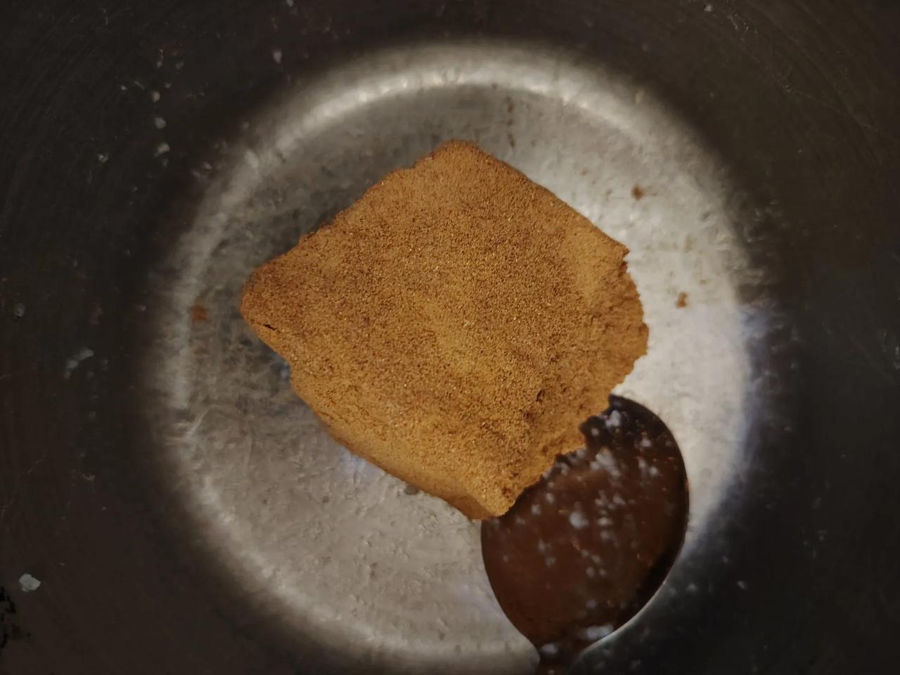 酸枣仁太贵，试试酸枣整粒磨成的粉（因为古人认为药效类似），包括酸枣肉和酸枣仁一起