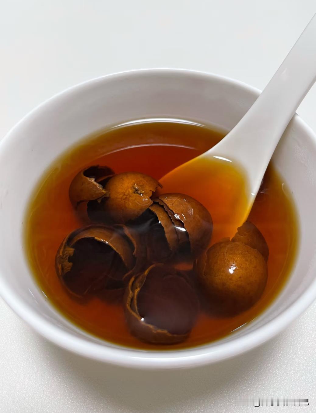 难怪闺蜜叫我“桂圆壳煮水”，秋后常喝，没想到作用真大！

前阵子不是降温嘛，我洗