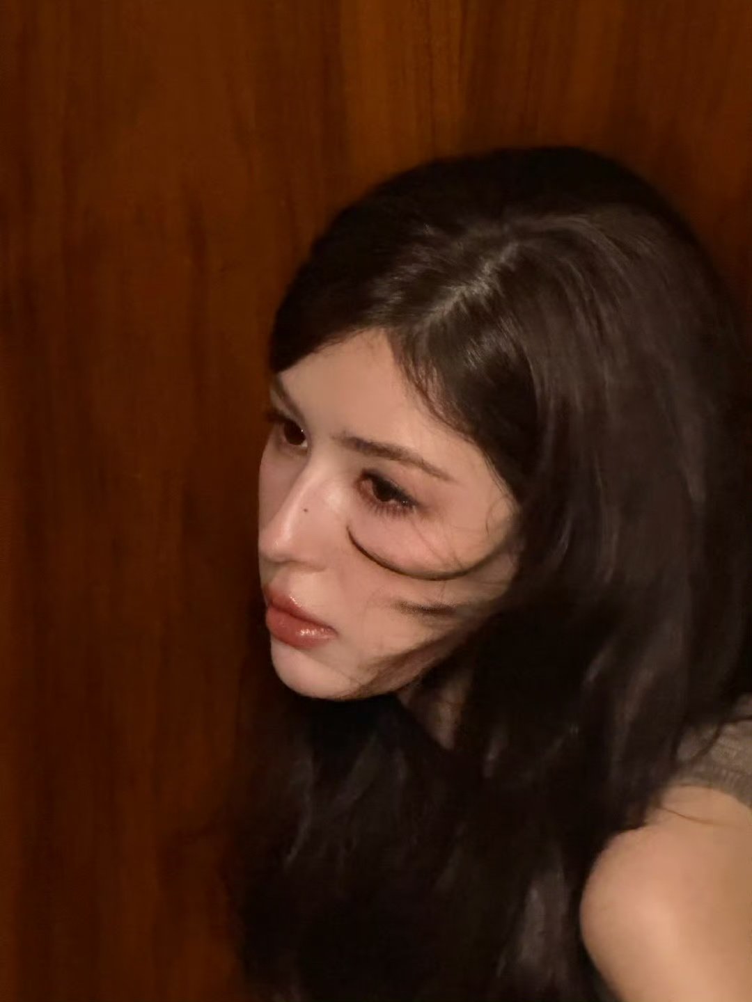 哈妮克孜贵气千金风妆容哈妮克孜浓浓秋日氛围感哈妮克孜的新造型直接把“贵气”两个字