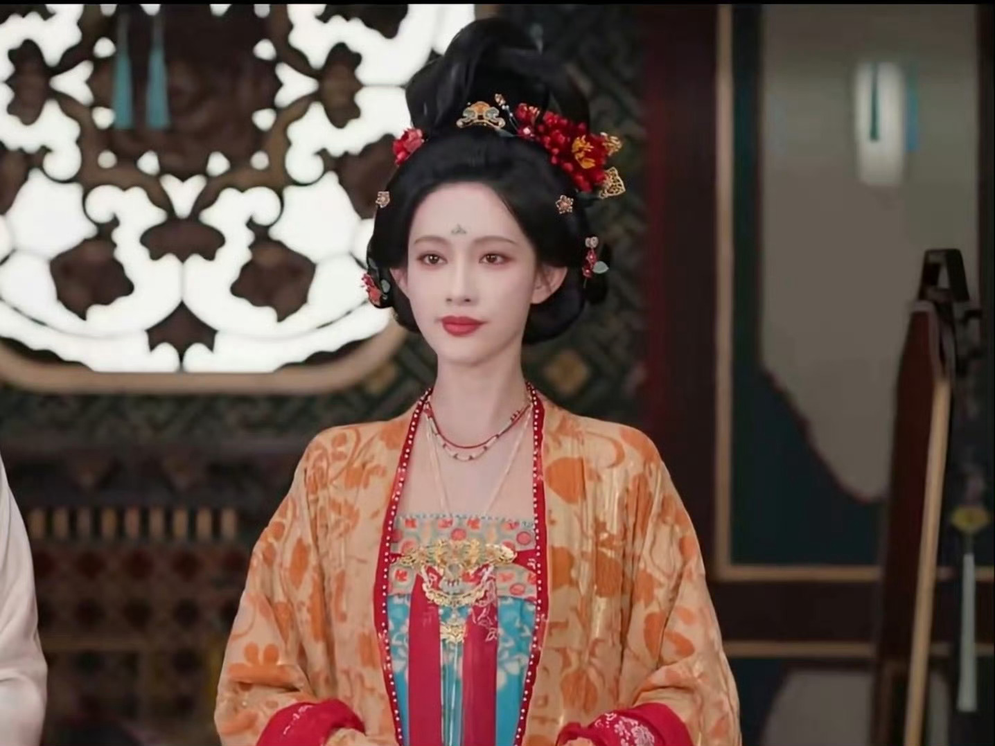 孟子义说各取所需我很满意🪞看淡联姻假意逢场，暮晚摇不再困于情爱枷锁，孟子义浓颜