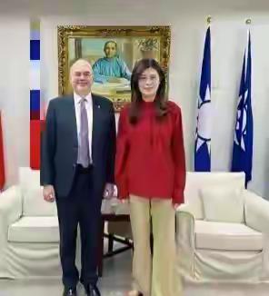 国民党主席郑丽文6月将访美

郑丽文要去美国了。可人还没动身，美国那边的话就递过