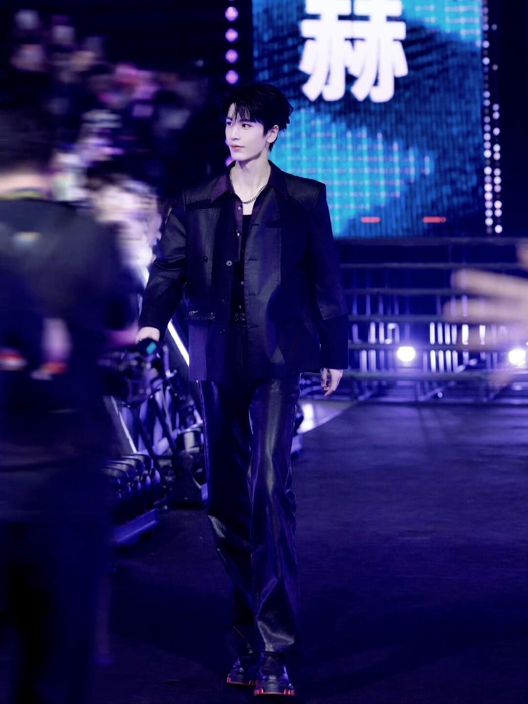 电竞男神张凌赫