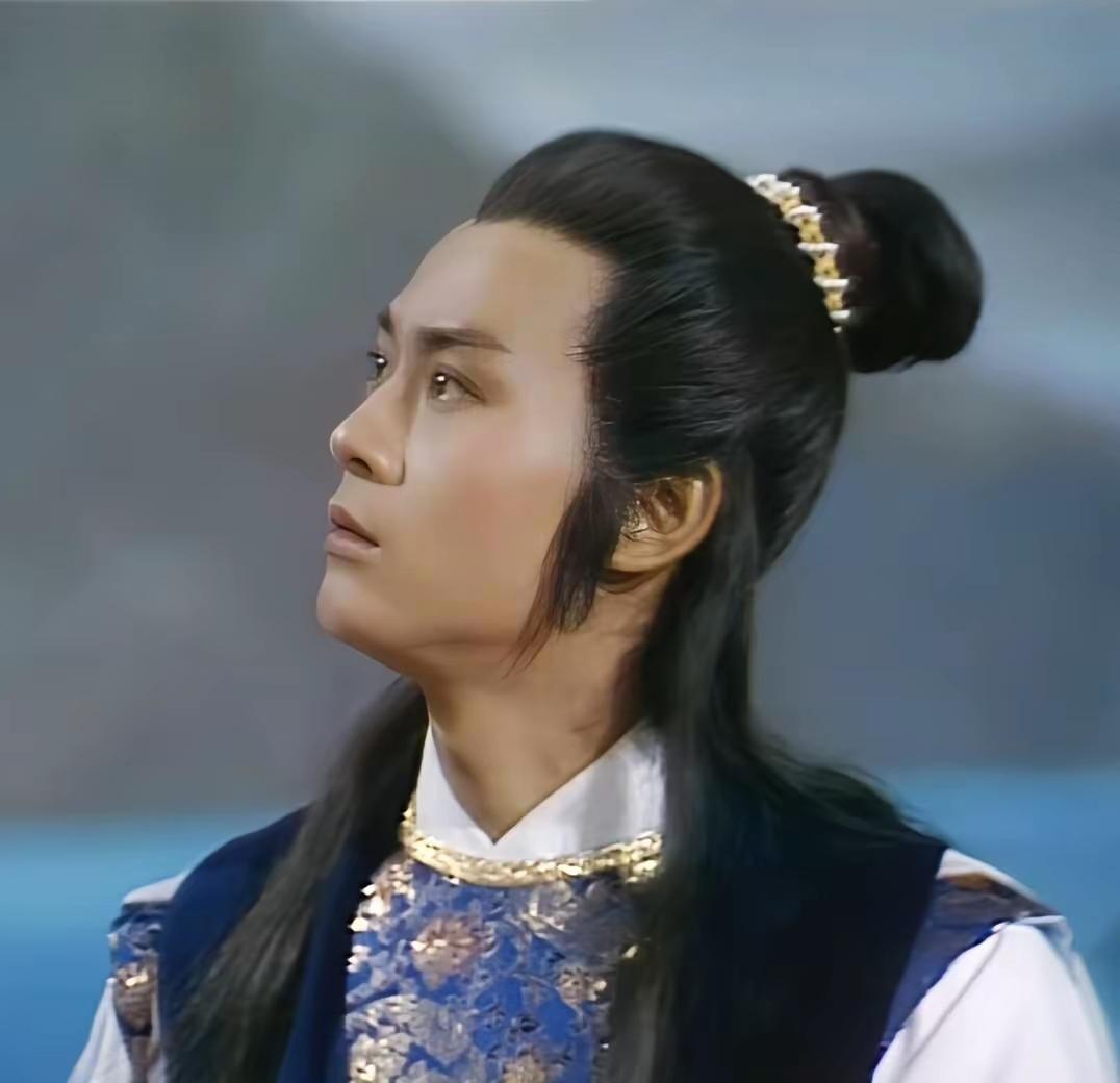 我认为这是最经典版的楚留香，79版楚留香集合众多明星，郑少秋汪明荃赵雅芝吴孟达。