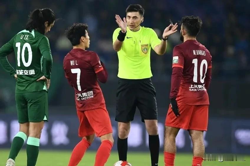 打脸了！上诉也没用，不是上海海港“失宠”了，而是裁判判罚更公平公正了。针对上海海