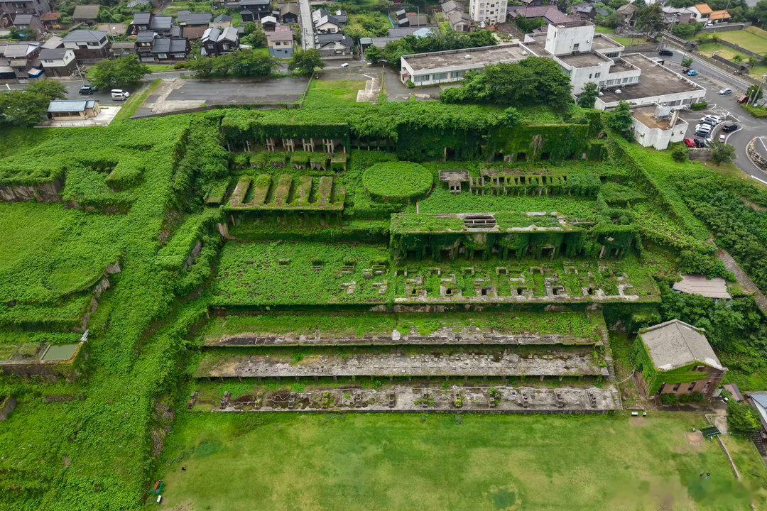 世界遗产佐渡金山。相川。佐渡金山列为世界遗产的部分并不仅仅是矿坑本身，而包括了一
