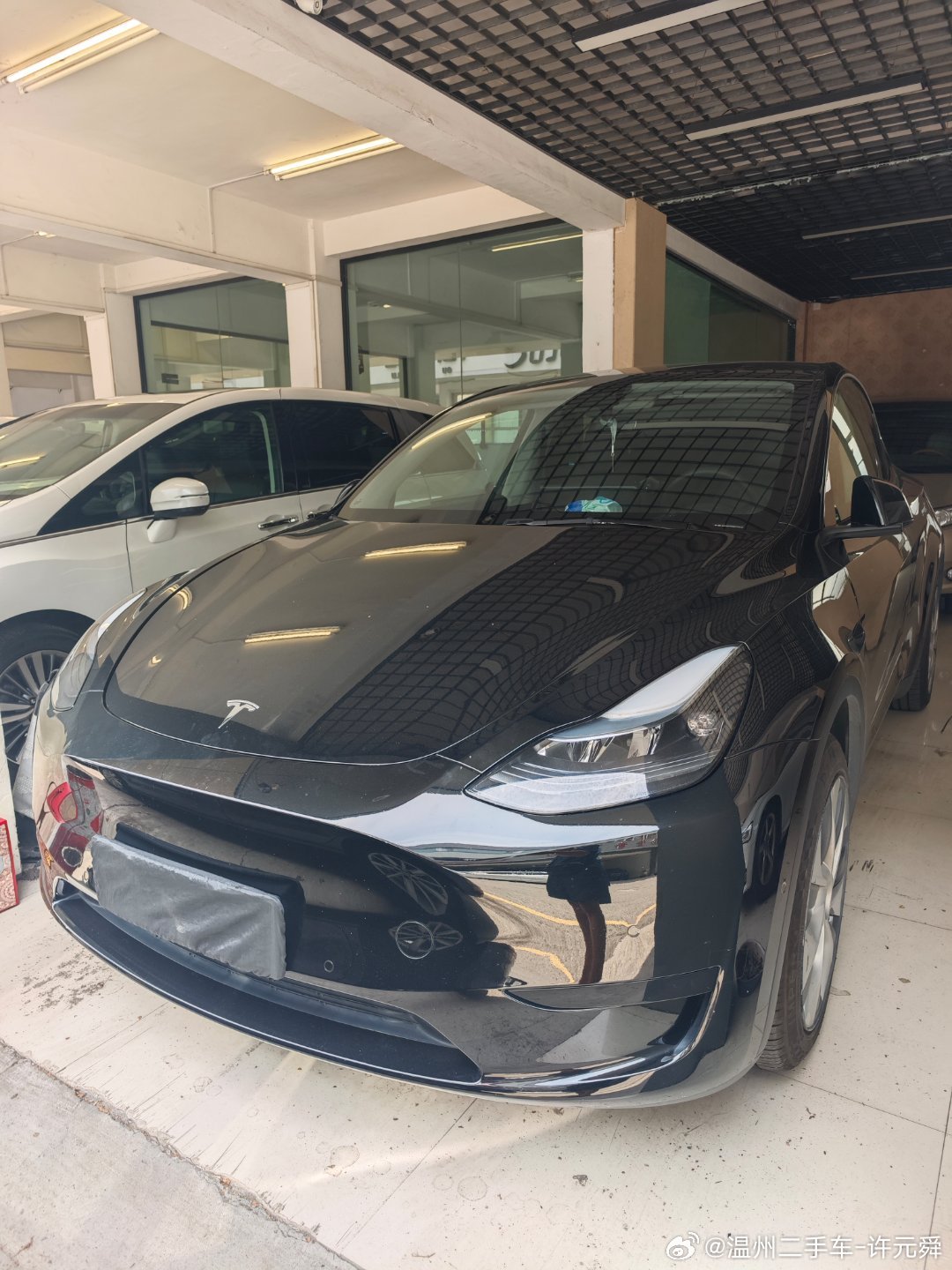 特斯拉modelY 22款AMD芯片2022年11月上牌 公里5万价格14x万 