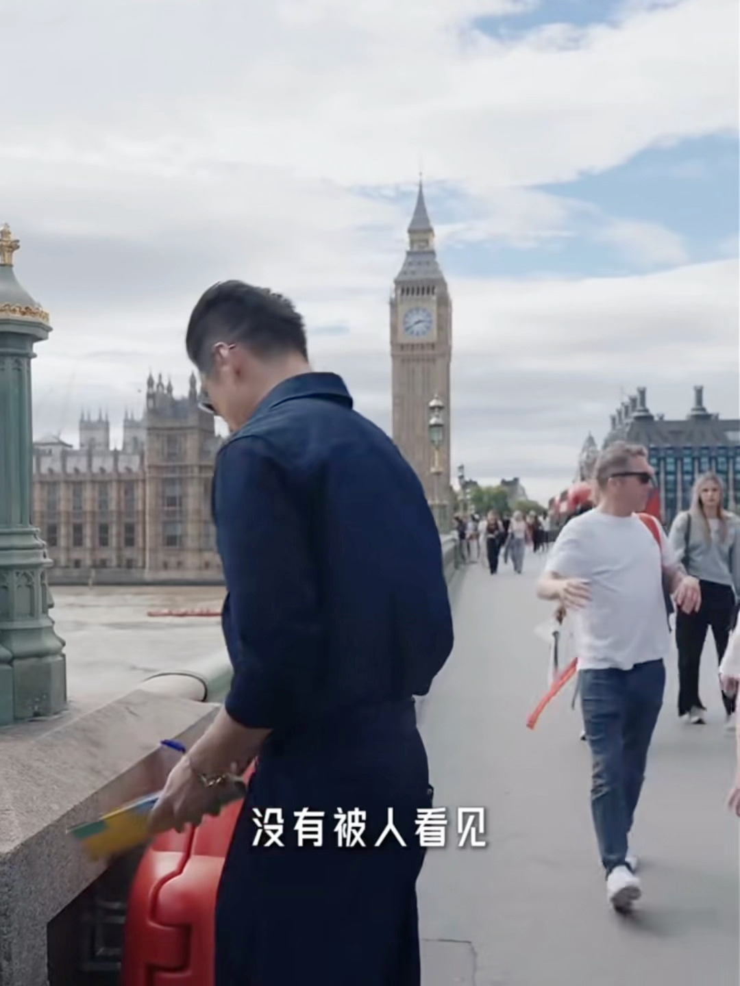 胡兵接住了中国人的浪漫胡兵把英语书藏在了伦敦都说胡兵是“中国首席男模”“中国绅士