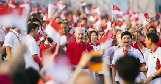 “新加坡的衰落从引进大量印度人开始，用不了10年，印度人就要成主体，华人变少数民