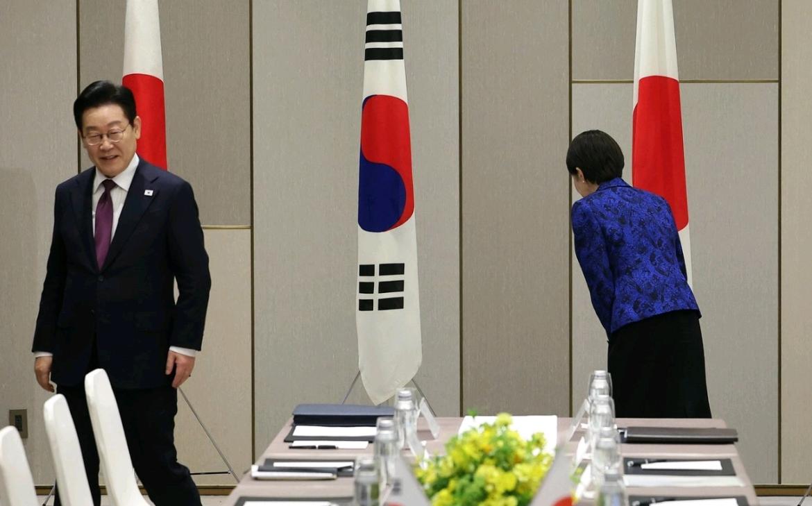 高市真的是个戏精呀，就在老李访日的这两天，老李也发现，高市的抢戏镜头真的是太多了