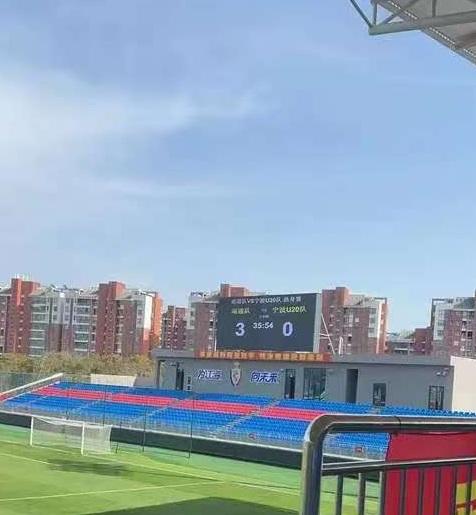 今天下午，苏超南京队、常州队、苏州队、无锡队都有热身赛，我们南通队也一样。在海门