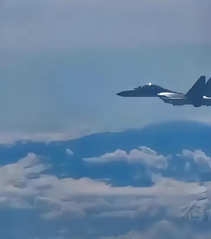 解放军这次不演了，直接掀翻台湾这张无理取闹的桌子！

以前咱们军机在台岛周边正常