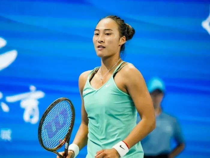 2023珠海WTA超级精英赛众花争艳，郑钦文“兰之猗猗，扬扬其香”，朱琳“杨柳萦