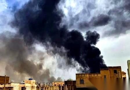 前脚刚在谈判桌上跟人说“我们谈得很好，很有建设性”。
后脚，自家的无人机就把一辆