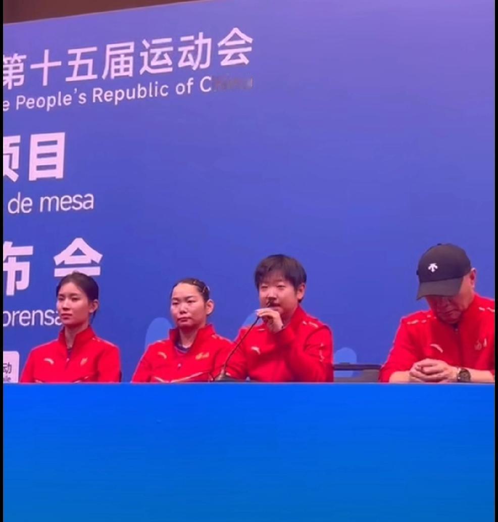 昨日河北女团在本次全运会中夺得了银牌，
最后一盘何卓佳2：0领先被掀翻。
拍子出