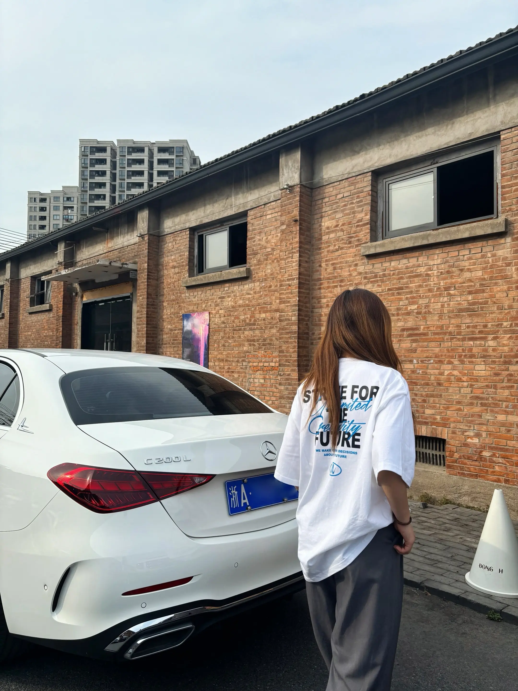 谁说00后买车跟喝水一样轻松，这该死的颜值 让我吃了两年泡面