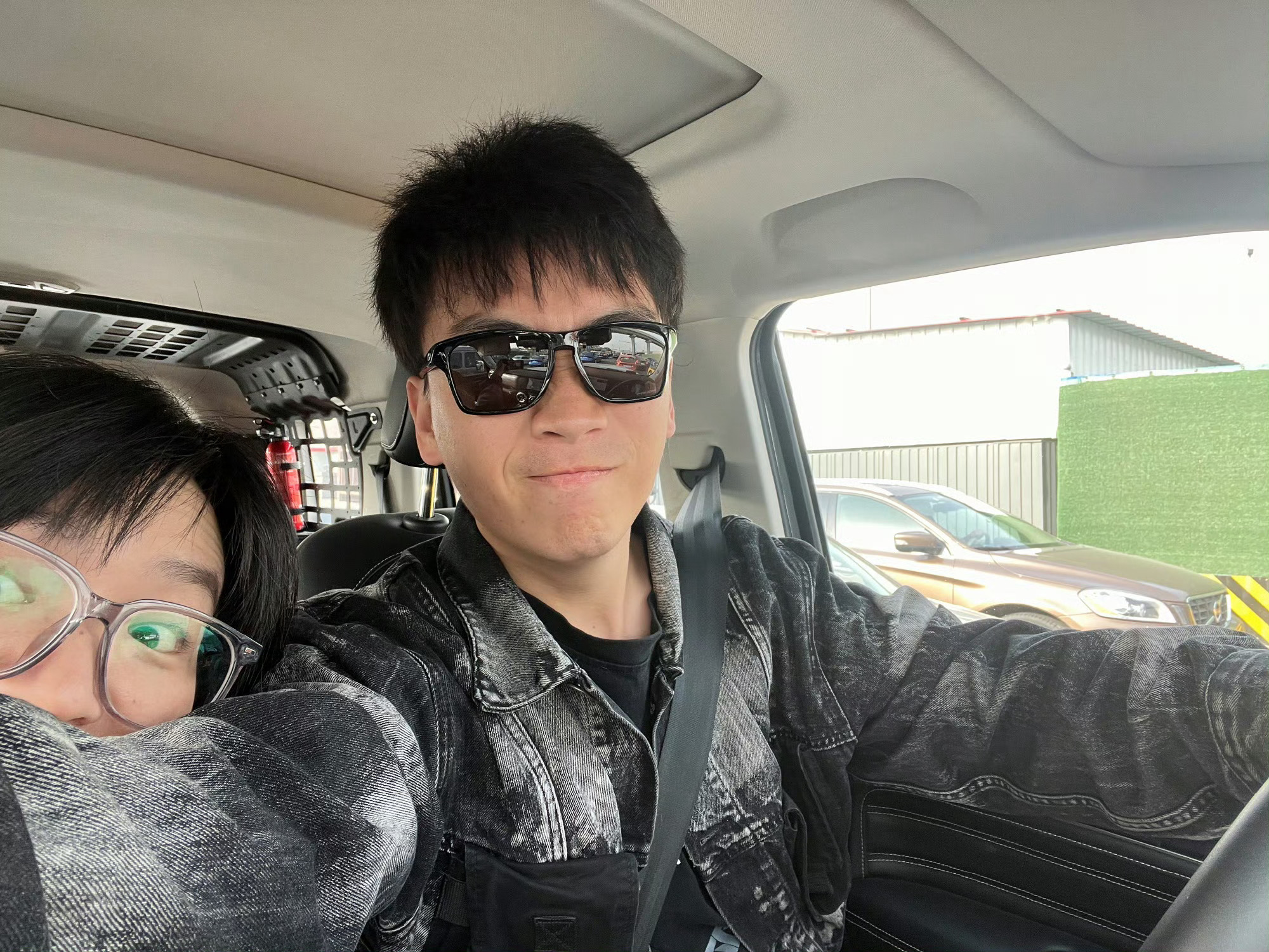 这个头像如何？当时我刚提坦克300旁边的人是红梅 ​​​