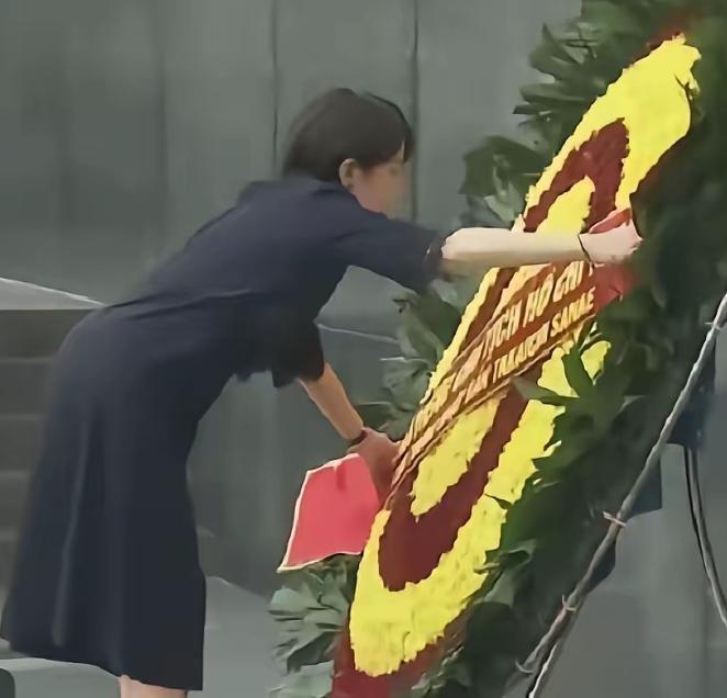 日本首相跪澳，不是忏悔是“抱大腿”，算盘打得全天下都听见[太阳]

日本首相高市
