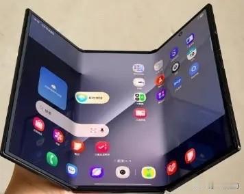 三星首款三折叠机型TriFold上市仅3个月就停售！核心原因无非就是这3点！
