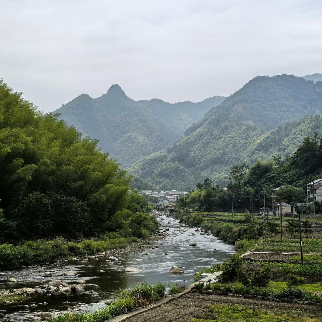 ，别过度在意别人看法，完成比完美重要，把复杂问题简单化 。多和家人朋友保持联系，