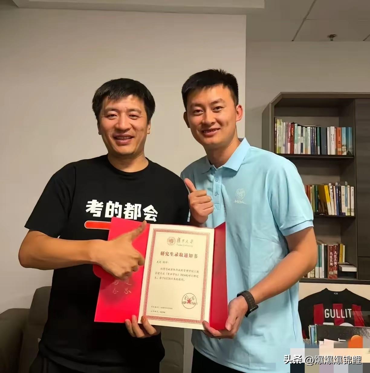 大家发现没，张姩菡这下成了全网的“互联网闺女”。

武亮刚开直播，评论区全都是去