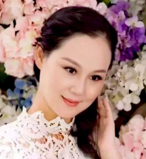 中国现在的发展正在进入快车道，我感觉这么多的人口，什么水平的人都有，网络又发达，