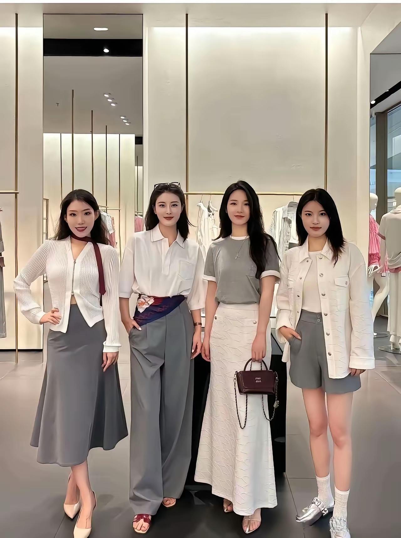 90%的人会选第三个那个女生吧​​​​