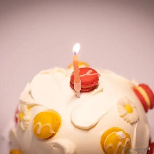 家里条件普通的，过生日和平常日子没两样，一碗粗茶淡饭就算过了。只有家境稍好一点的