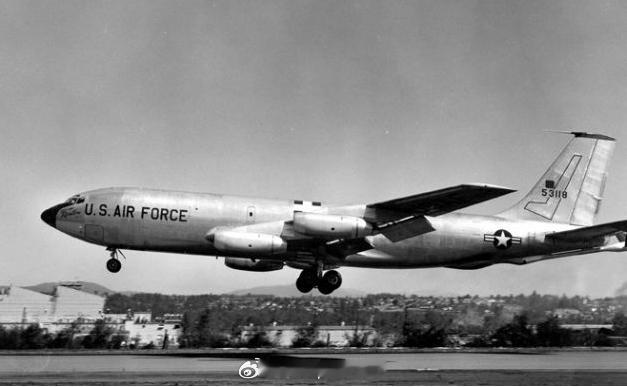 兵器影像照片中的历史 1956年7月18日，KC-135A 55-3118——波