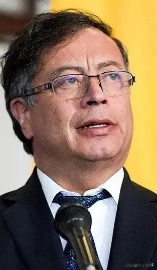 哥伦比亚消息！
4月19日，哥伦比亚总统佩特罗公开发出警告，要是美国继续用强硬政