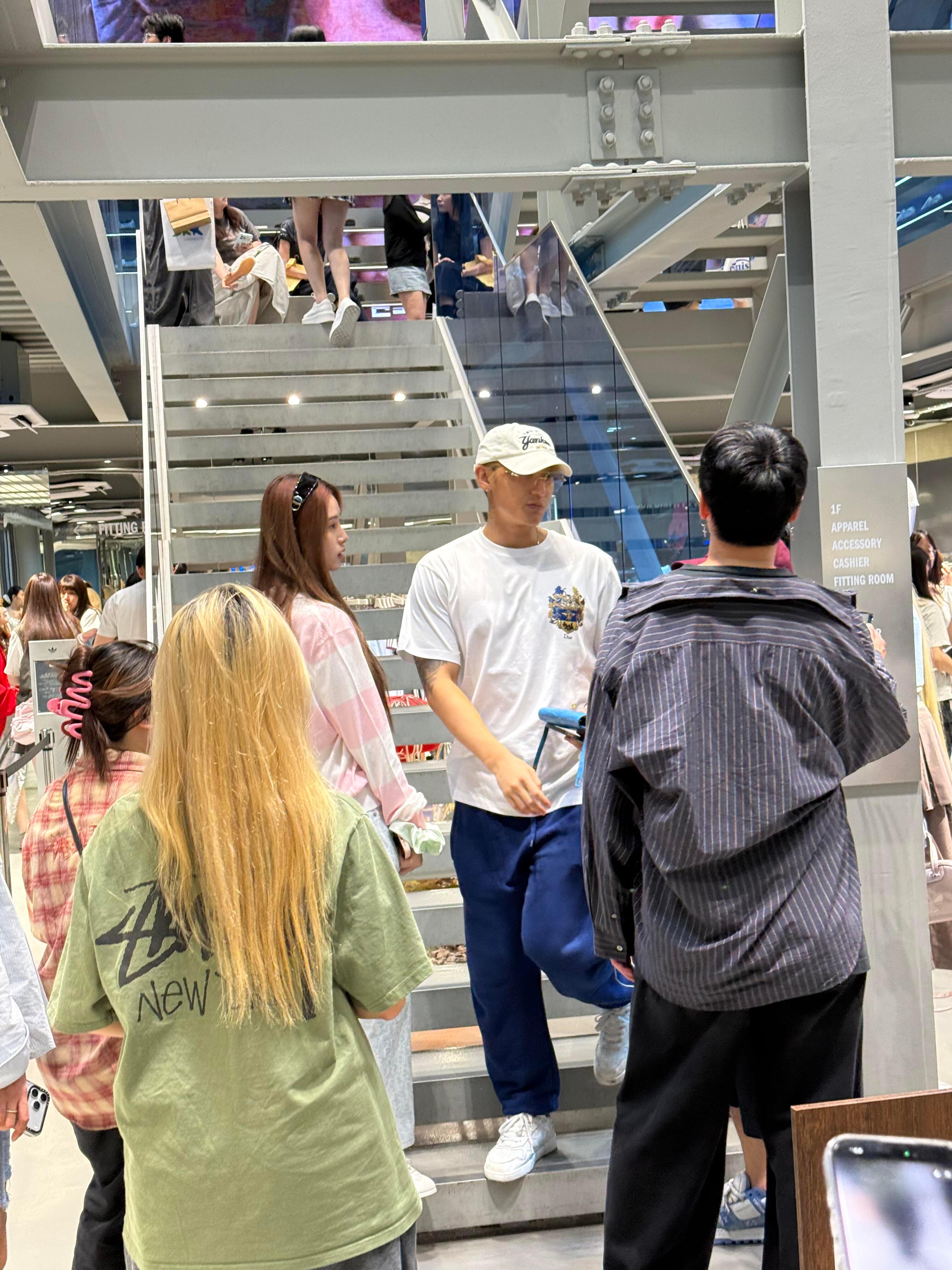 黄子韬 徐艺洋 韩国被偶遇 