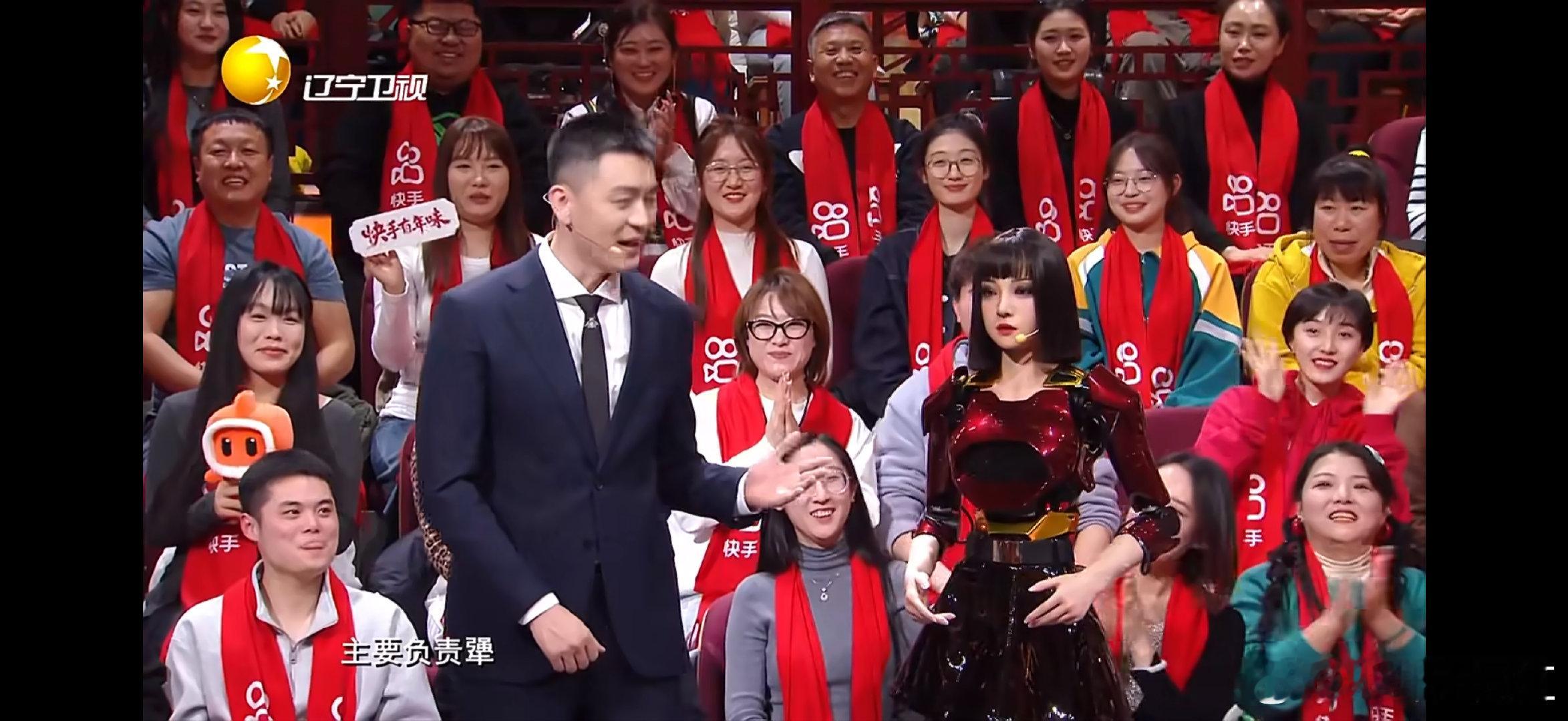 杨鸣被机器人整破防了赛场蹦高王，春晚欢乐豆 —— 杨鸣！杨鸣好帅