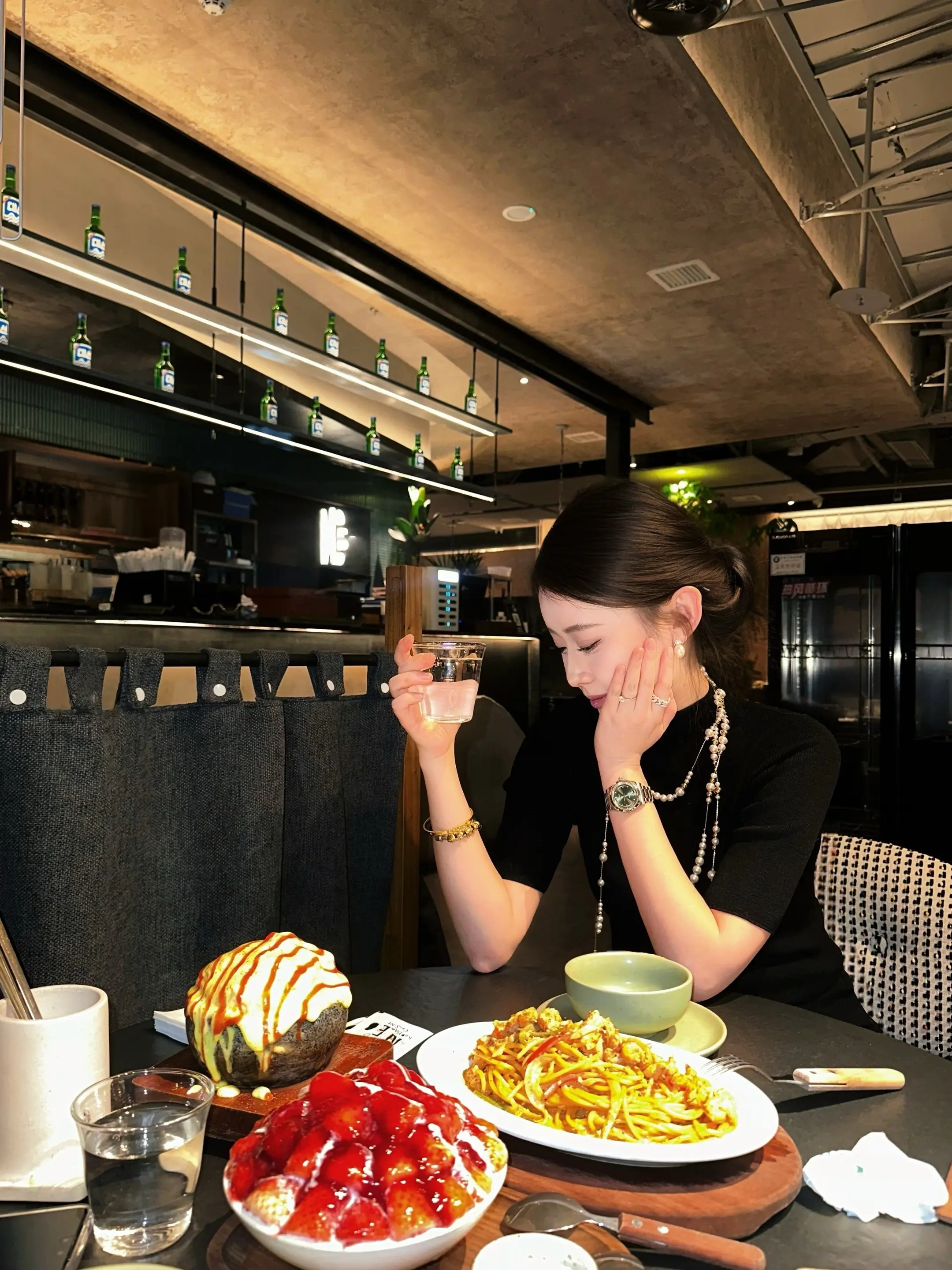 爱我的恨我的都要排队